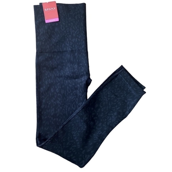 Spanx Seamless Black Leopard Print Slimming Ankle Length Leggings - Picture 2 of 4